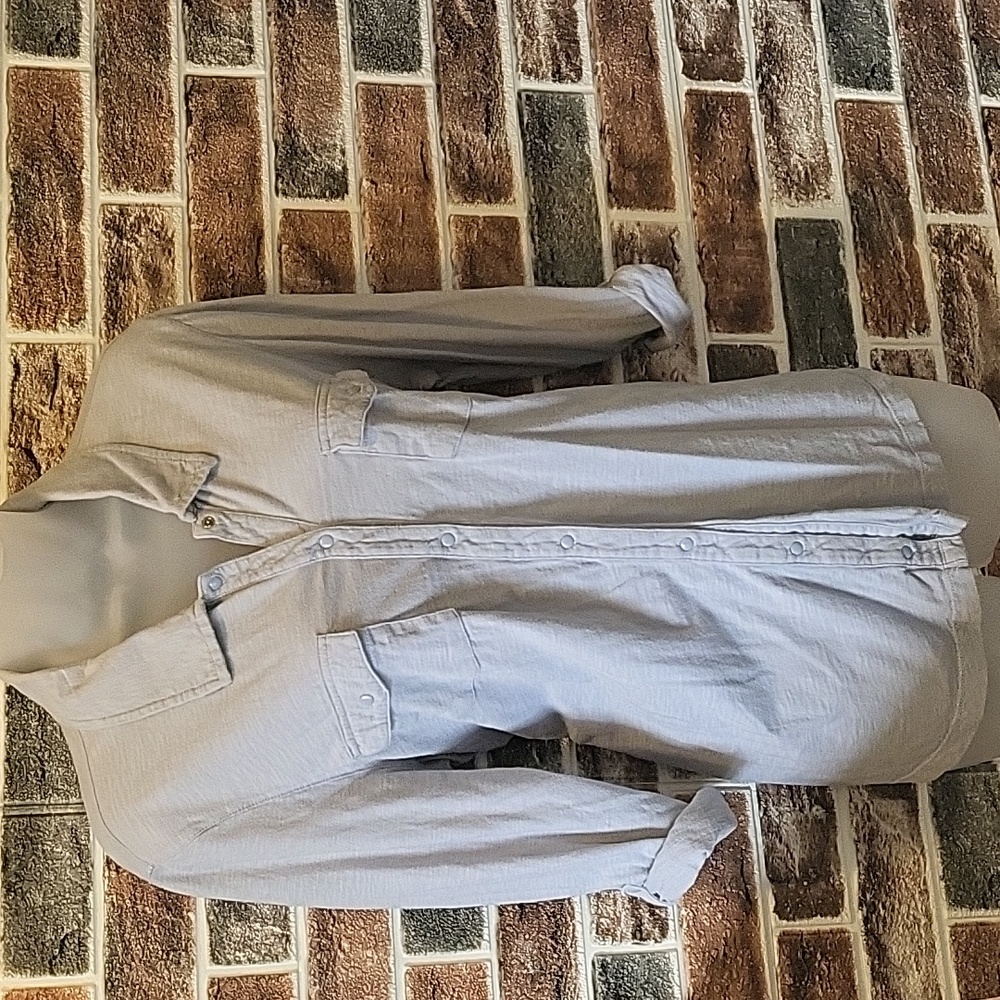 Eddie Bauer blue snap up blouse with front pockets Large